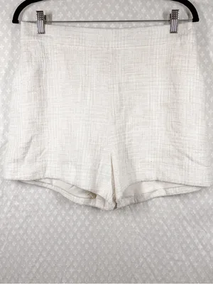 Abercrombie & Fitch Cream Knit‎ High Rise Trouser Shorts thumbnail 2