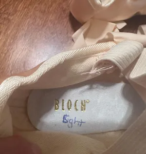 bloch pointe shoes Size 6 thumbnail 5