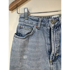 BDG Jeans Women 25 High Rise Mom Baggy distressed Denim Y2K Skater vintage thumbnail 2