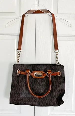 Michael Kors Hamilton Large East West Monogram Shoulder Tote thumbnail 1