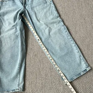 Old Navy Light Wash Denim Jeans thumbnail 5