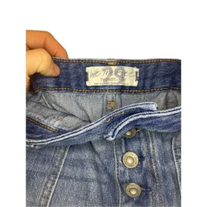 We the‎ Free button up high rise distressed hem shorts size 29 thumbnail 3