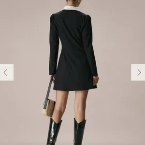 RIHOAS The Black Lapel Colorblock Ruched Mini Dress 22 thumbnail 4