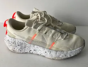 Nike React Sneakers 7.5 Cream Speckled Sole + thumbnail 1
