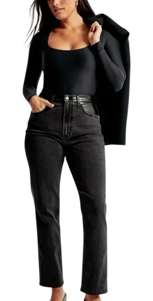 Abercrombie & Fitch Curve Love Ultra High Rise Straight Jean 32/14 Black thumbnail 1