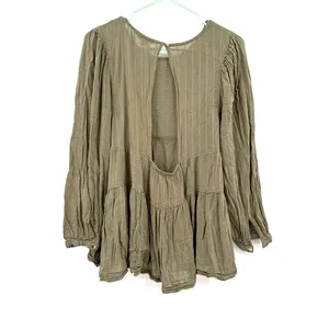 American Eagle size medium‎ long sleeve tiered green blouse peekaboo back thumbnail 2