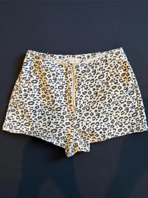 ALTAR'D STATE Leopard Print High-Waist Shorts Cream/Black Small Indie 70s Baddie thumbnail 3