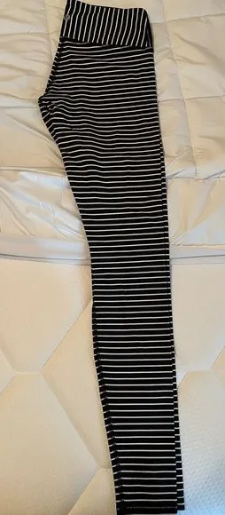 Lululemon Wunder Under Tight thumbnail 1