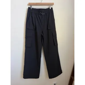 Fabletics Heights Cargo Pants in Black Size Medium NWOT thumbnail 4
