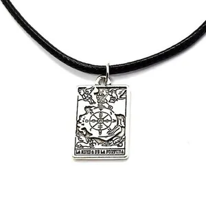 La Rueda de la Fortuna Tarot Card Necklace thumbnail 1