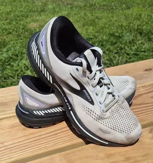 Brooks Adrenaline GTS Women's Running Shoes - Light Gray & Black thumbnail 1