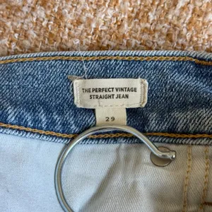 Madewell The Perfect Vintage Straight Jeans Light Wash Denim Button Fly Size 29 thumbnail 4