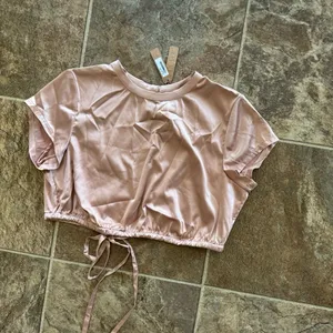Skims Woven Shine Stretch Satin Crop Top Pink Sand Size Small thumbnail 5