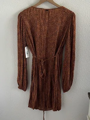 NWT Billabong Spring Romance Leopard Print Wrap Dress Long Sleeve Medium thumbnail 2