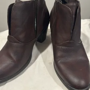 Cloudwalkers By Avenue MYLA Side Zip Ankle Boots Booties Brown Women’s Size 10W thumbnail 2