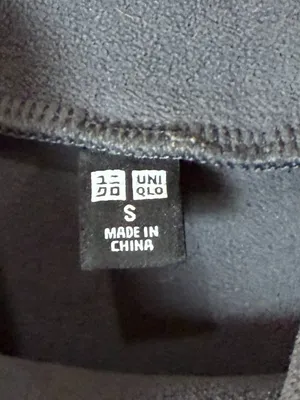 UNIQLO Grey Micro Fleece Mock Neck Athletic Long Sleep Top Size Small thumbnail 2