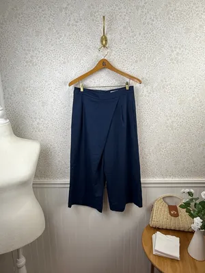 Takei by Jordan Cross Navy Bamboo Pleated Wide Cropped Pant - Size - Medium thumbnail 3
