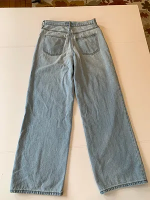 Universal Threads Women’s Size 4 / 27 Relaxed Fit Wide Leg 100% Cotton Jeans thumbnail 6