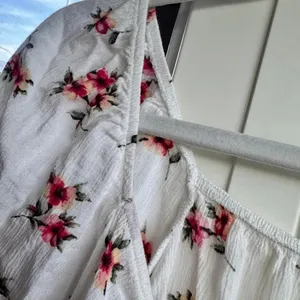 Altar'd State White Floral Milkmaid Tie Front Crop Coquette Bright Summer Top S thumbnail 7