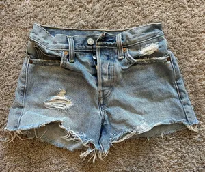 Women’s Levi Jean Shorts thumbnail 1