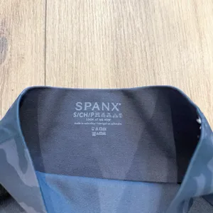 Spanx Black Camo Seamless Leggings Size Small High Waist Sculpting Athleisure thumbnail 6