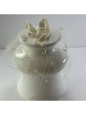 Vintage Ivory Bridal Veil with Velvet Ribbon Detail thumbnail 4