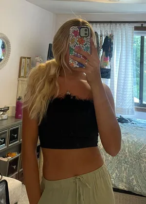 Black Feathered Top Size XS thumbnail 1