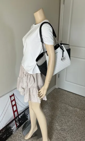 Michael Kors Purse thumbnail 8