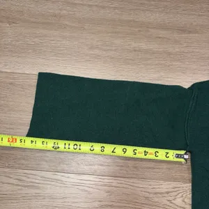 Papermoon Boutique Women's Green Cropped Sweater Small thumbnail 5