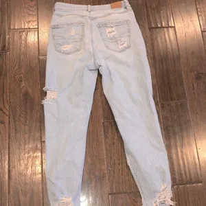 American Eagle MOM jean size 6 regular distressed with raw hem thumbnail 6