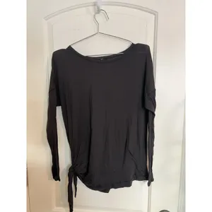 Lululemon To The Point Long Sleeve Top Womens Size‎ 4 Black thumbnail 5