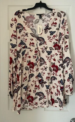 Forever 21 Floral Boho Dress size Medium with bell sleeves thumbnail 1