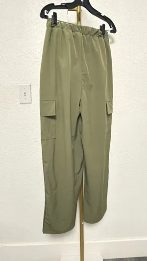 Derek Heart Olive Green High-Waisted Wide-Leg Cargo Pants - Size M 🌿✨ thumbnail 8