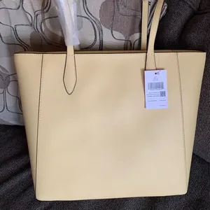 Authentic KATE SPADE Saffiano leather zip top Tote/Flower charm thumbnail 5