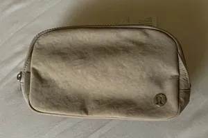 Lululemon Everywhere Belt Bag thumbnail 1