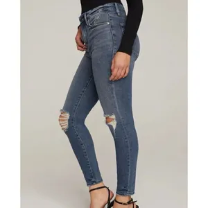 Good American Good Legs Crop Jeans thumbnail 2