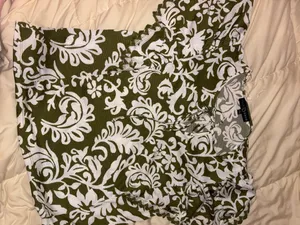 Green and White blouse Size L thumbnail 2
