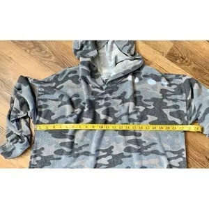 Gaze‎ Camo Hooded Long Sleeved Pullover Women's Size L thumbnail 3