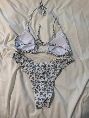 SHEIN White Floral Tie-Halter Bikini Set thumbnail 2