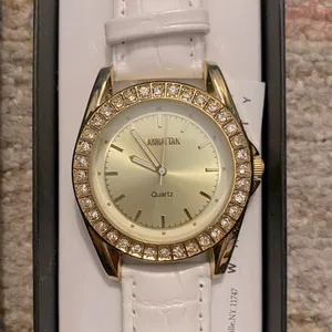Manhattan NIB Stainless Steel White and Gold Watch thumbnail 4