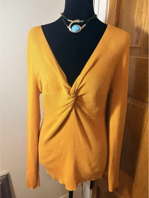 No Boundaries Mustard Yellow Ribbed Twist Front Sweater Women’s XL XG Top thumbnail 2