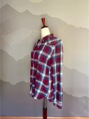 American Eagle Boyfriend Fit Plaid Flannel Shirt M Pearl Snap Red Blue Western thumbnail 5