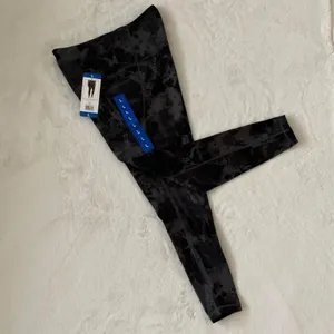 Danskin Ladies High Rise 7/8 Tie Dye Legging with Pockets, Large (12-14) thumbnail 4