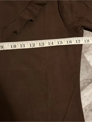 Brown Ruffle V thumbnail 3