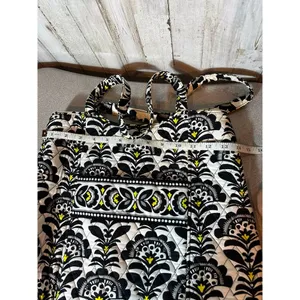 Vera Bradley Curvy Tote in Fanfare - Retired Pattern Like New‎ thumbnail 4