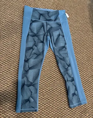 Under Armour Size M Womens Gray Stretch Pull On Athletic Cropped Leggings thumbnail 1