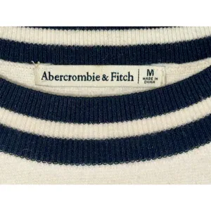 Abercrombie & Fitch Cream Striped Knit Cropped Varsity Short Sleeve Sweater Sz M thumbnail 3
