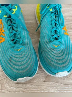 Hoka Women’s 10 B Mach 5 Sneakers Ceramic Teal Blue Yellow Workout Active thumbnail 2