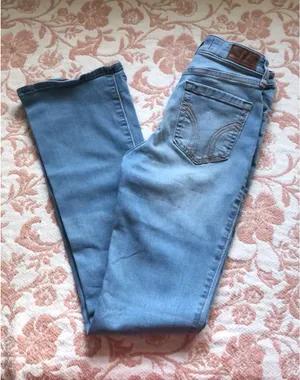 Hollister Co. high rise bootcut jeans in blue, size 25R #bootcut #highrise thumbnail 1