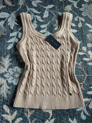NEW Tommy Hilfiger Beige Cable Knit V-Neck Sweater Tank Size Small thumbnail 1
